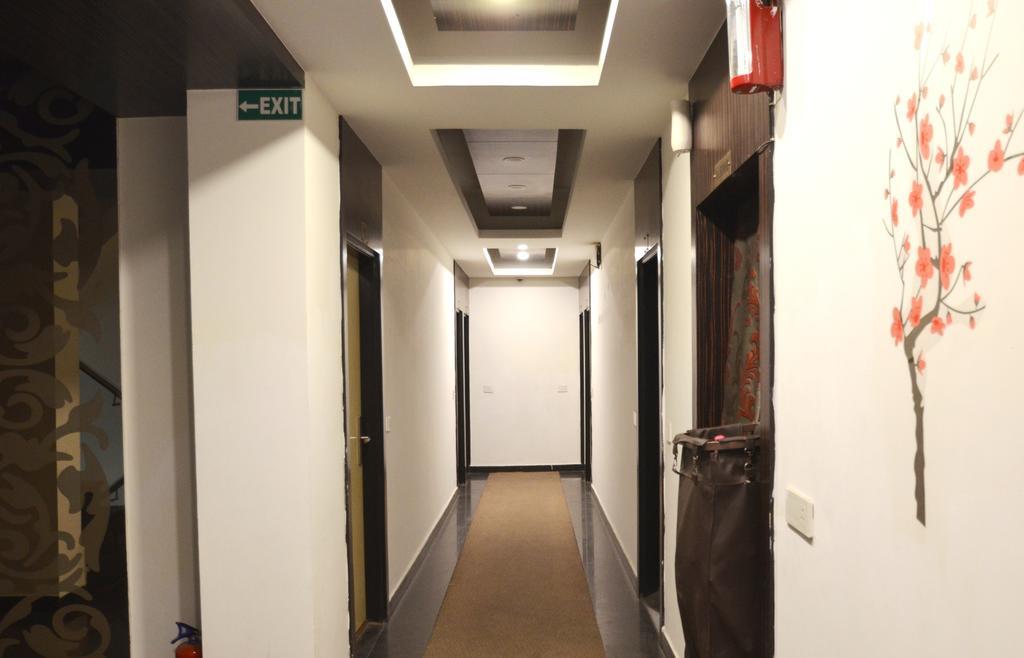 Hotel Metro View Delhi  Buitenkant foto