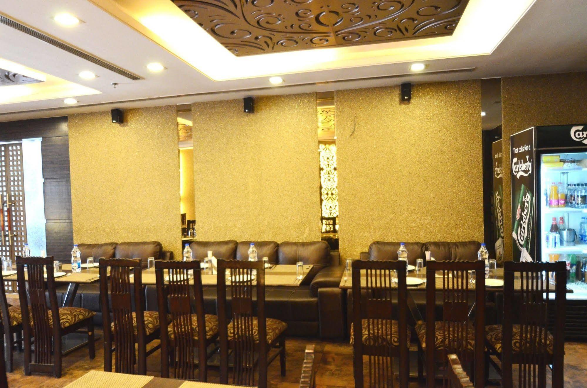 Hotel Metro View Delhi  Buitenkant foto