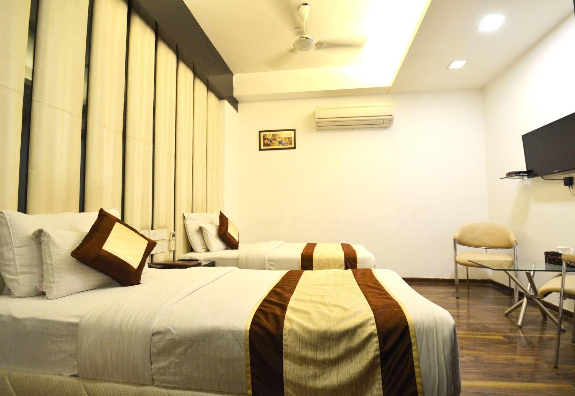 Hotel Metro View Delhi  Buitenkant foto