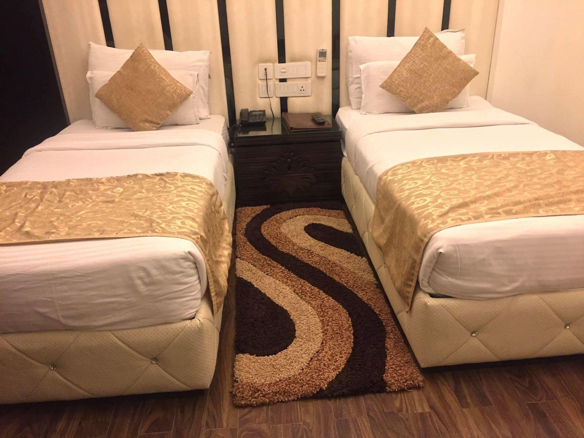 Hotel Metro View Delhi  Buitenkant foto