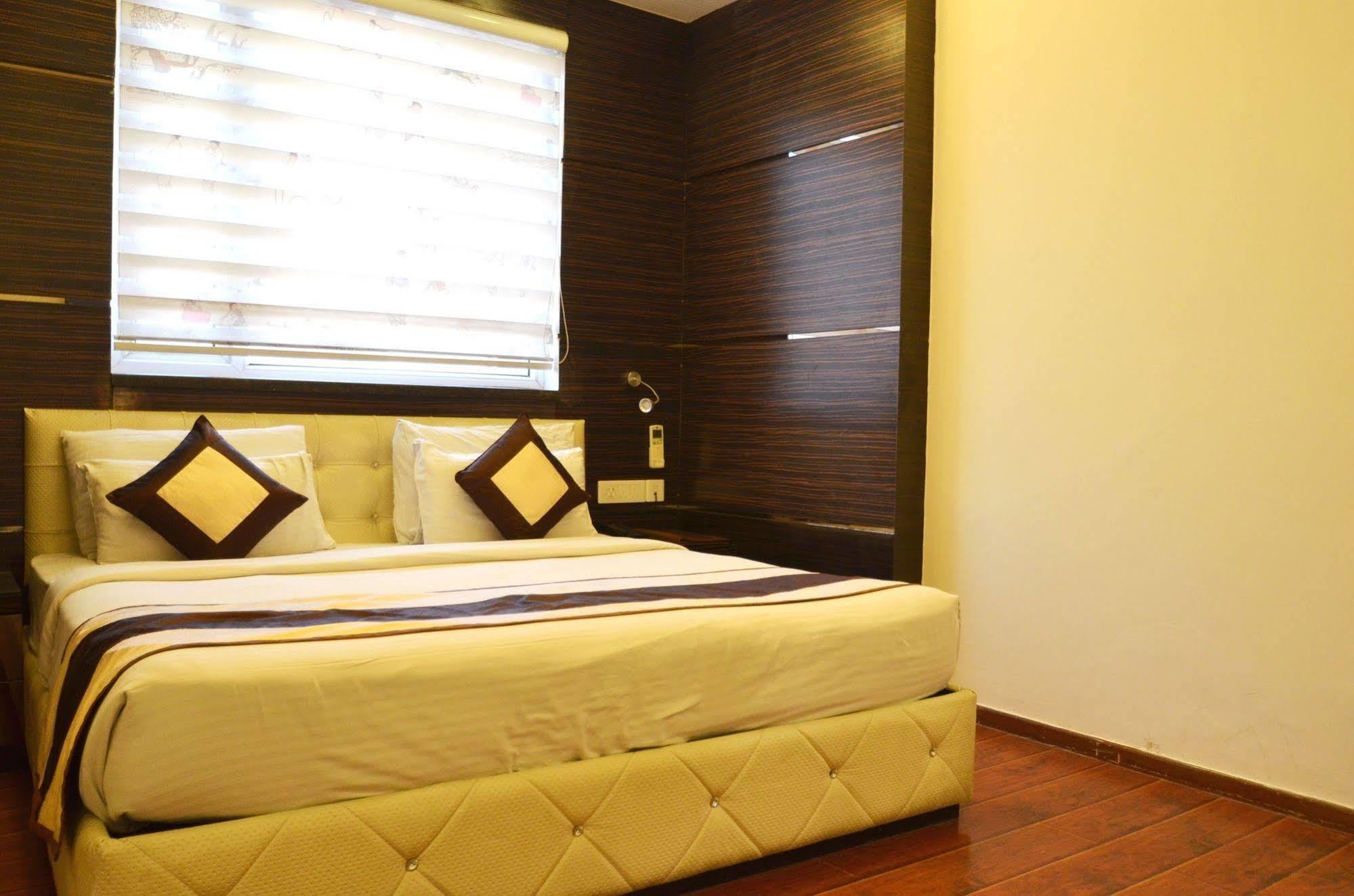 Hotel Metro View Delhi  Buitenkant foto