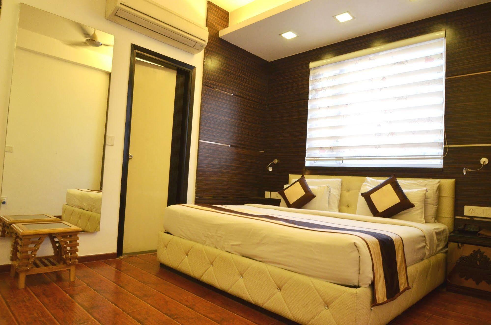 Hotel Metro View Delhi  Buitenkant foto