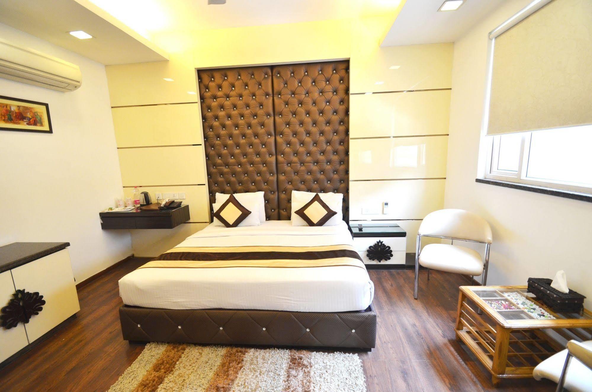 Hotel Metro View Delhi  Buitenkant foto