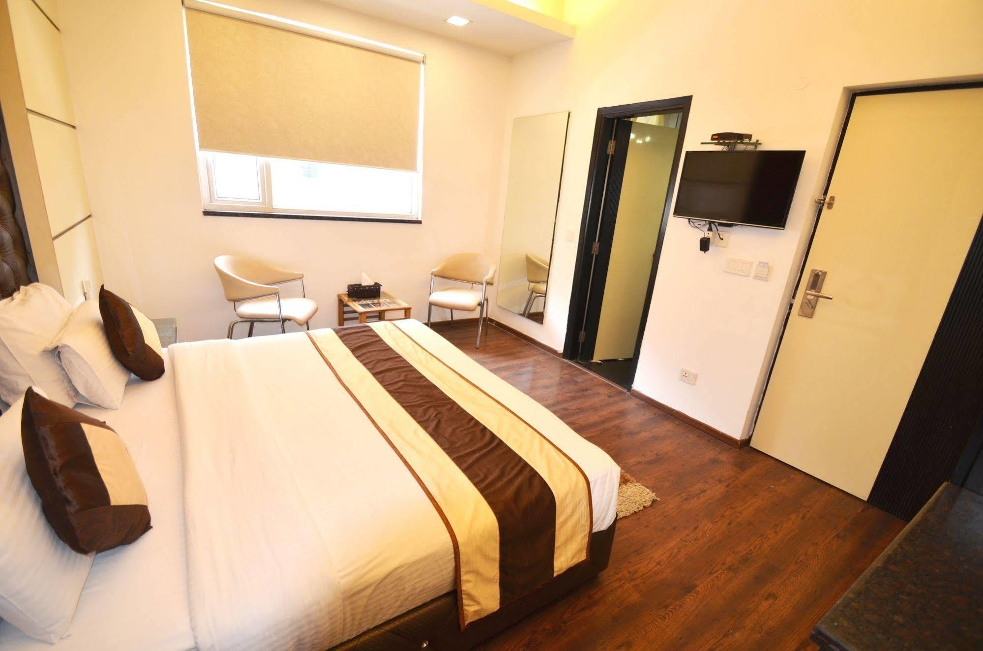Hotel Metro View Delhi  Buitenkant foto