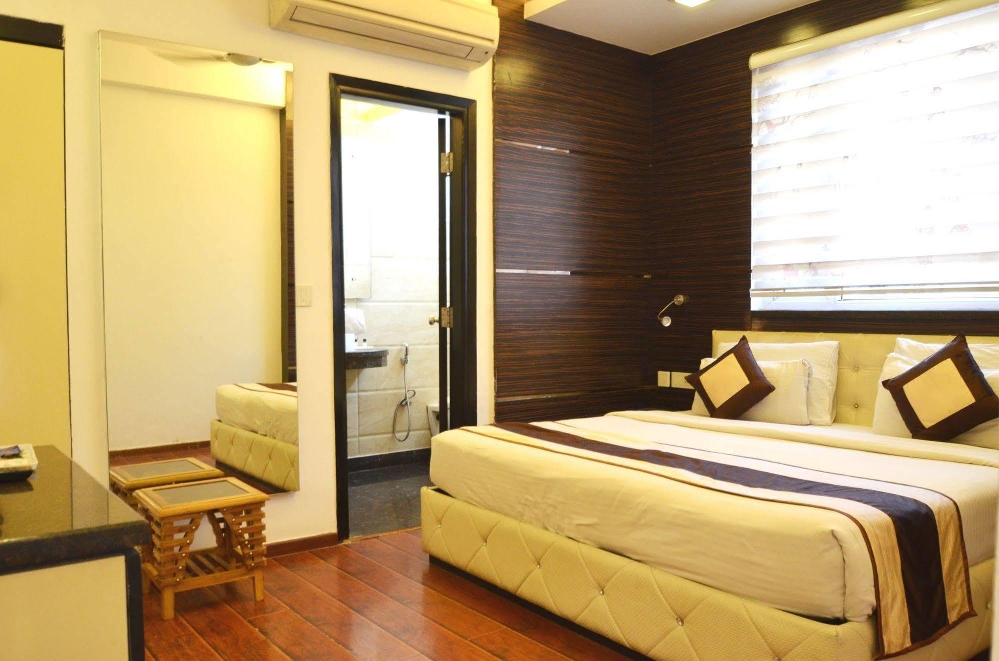 Hotel Metro View Delhi  Buitenkant foto