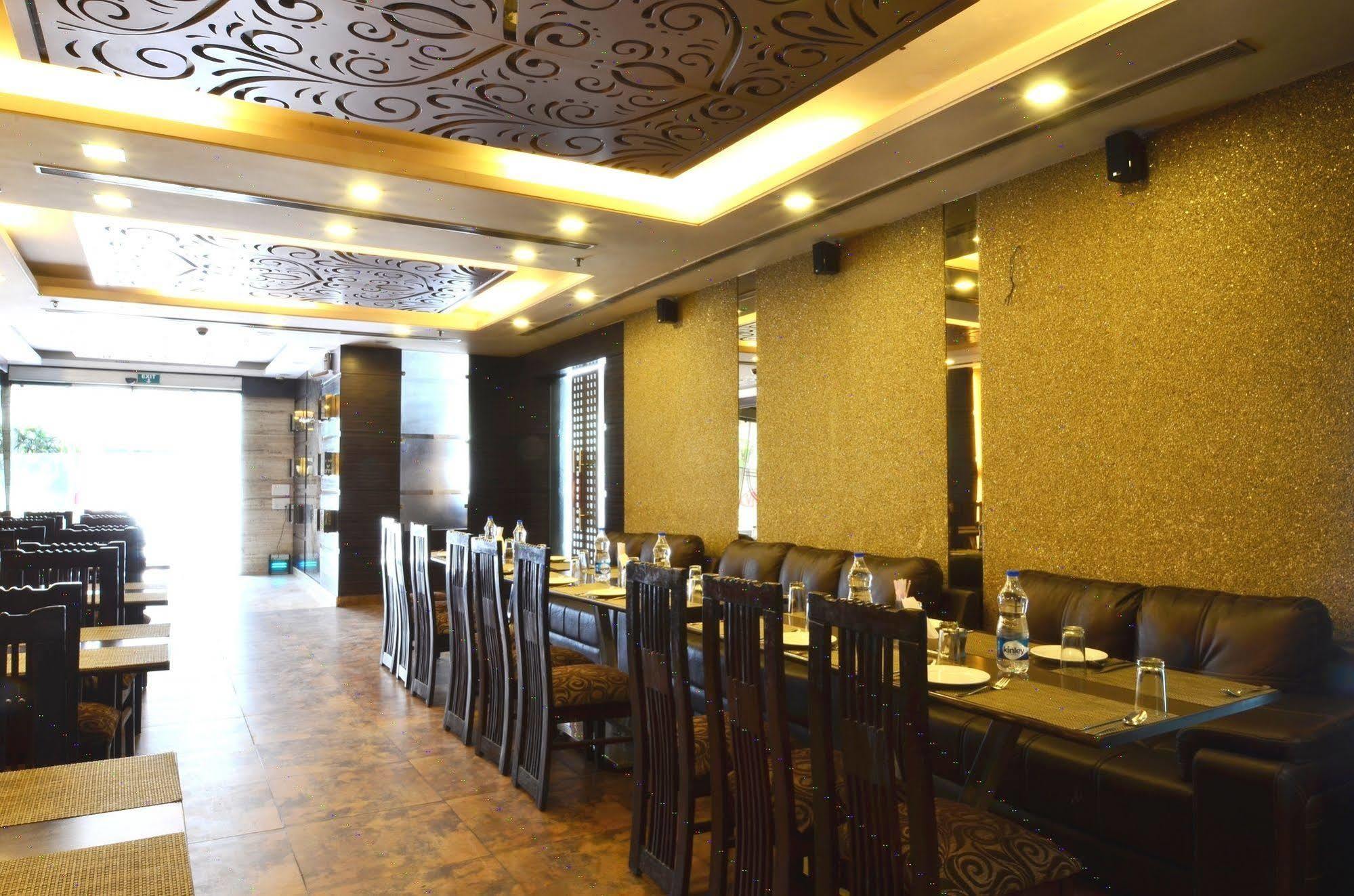 Hotel Metro View Delhi  Buitenkant foto